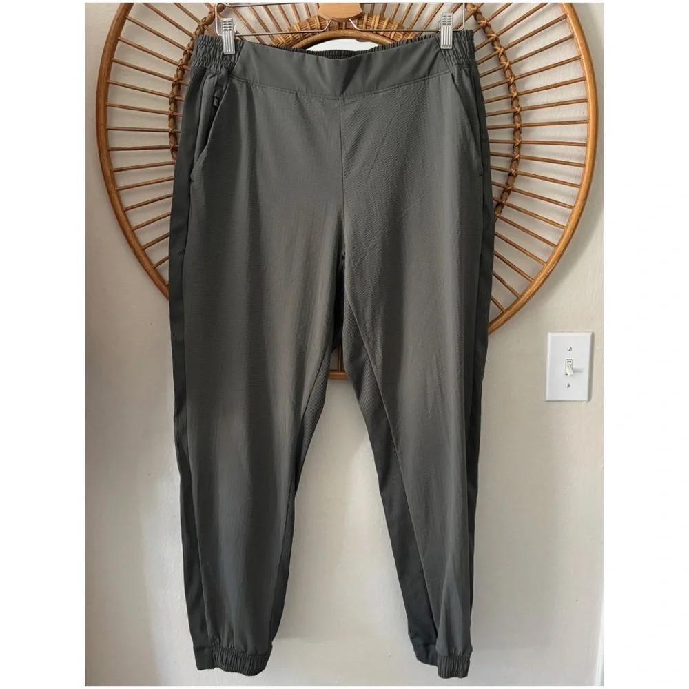 Athleta textured Brooklyn jogger green size 14